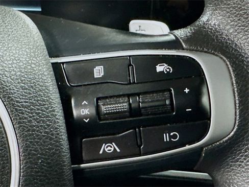 Used 2023 Kia Sportage LX image 17