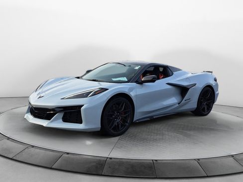 Used 2023 Chevrolet Corvette Z06 image 3