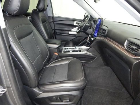 Used 2022 Ford Explorer Limited w/ Hybrid Equipment Group 310A RWD image 20