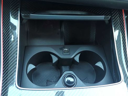 Used 2025 BMW X5 M60i w/ Climate Comfort Package image 32