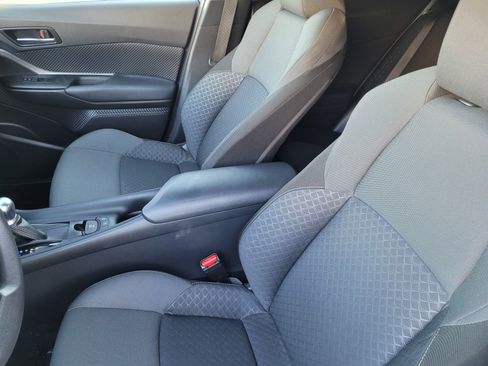 Used 2021 Toyota C-HR LE image 19