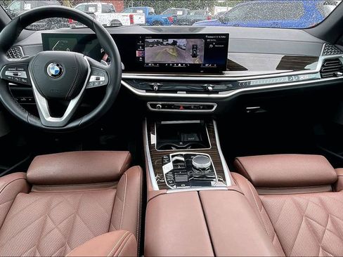 Used 2025 BMW X5 xDrive40i w/ Premium Package AWD/4WD image 6