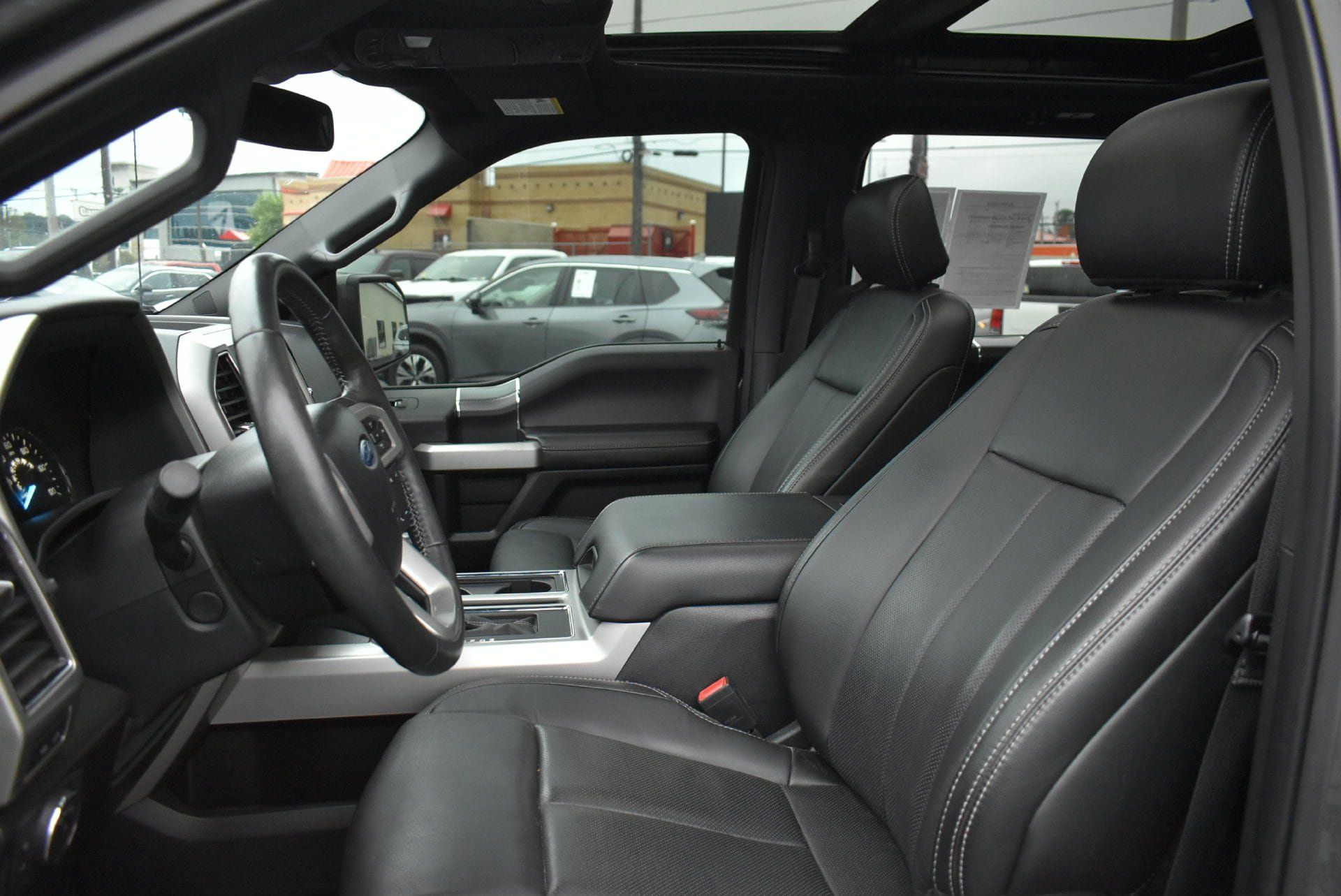 Used 2020 Ford F150 Lariat w/ Equipment Group 502A Luxury AWD/4WD image 16