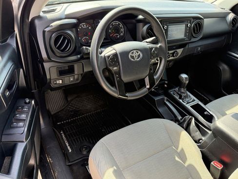 Used 2018 Toyota Tacoma SR w/ SR Convenience Package image 15