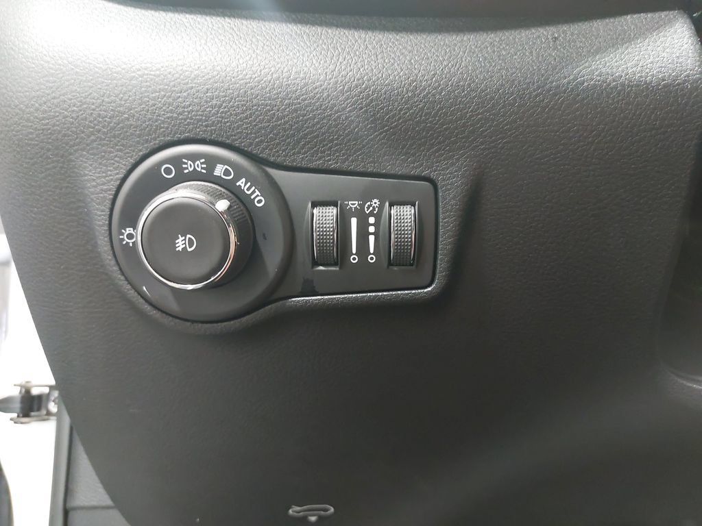 Used 2025 Jeep Compass Limited AWD/4WD image 25