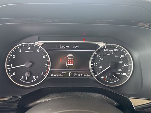 Used 2025 Nissan Pathfinder SV AWD/4WD image 17