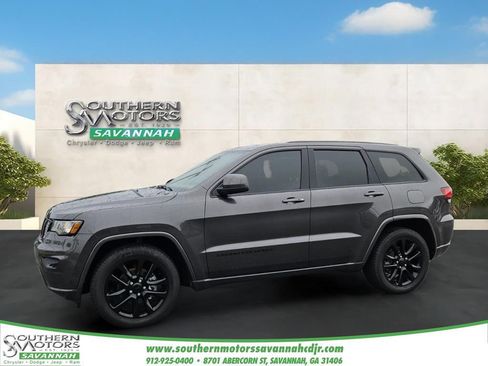 Used 2020 Jeep Grand Cherokee Altitude RWD image 1