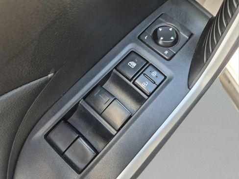 Used 2022 Toyota RAV4 LE FWD image 16