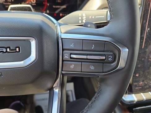 Used 2026 GMC Yukon XL Denali w/ Advanced Technology Package AWD/4WD image 19
