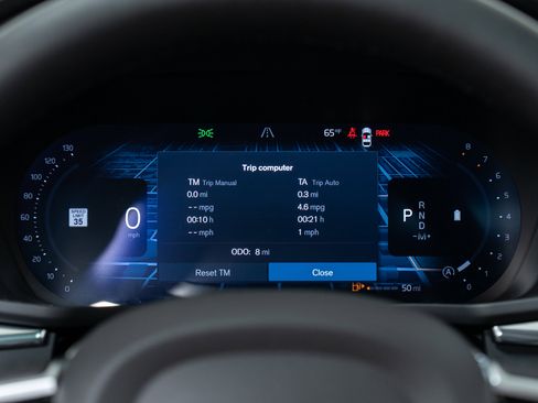 New 2026 Volvo XC60 B5 Plus w/ Climate Package image 18