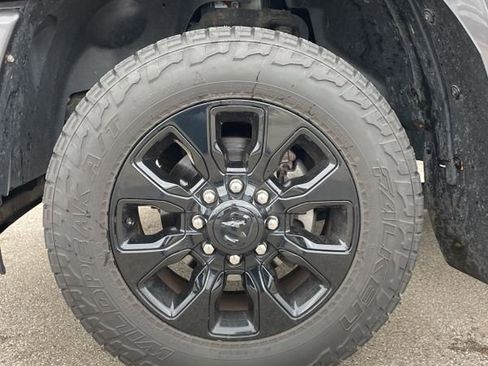 Used 2022 RAM 3500 Limited image 22