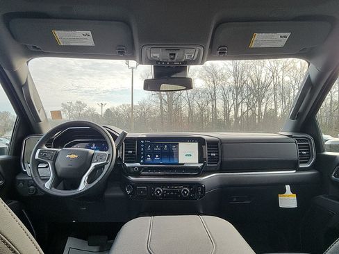 New 2025 Chevrolet Silverado 2500 LT w/ Safety Package AWD/4WD image 24