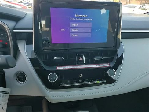 Used 2025 Toyota Corolla SE image 18