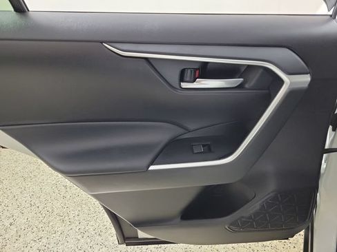 Used 2025 Toyota RAV4 XLE FWD image 14