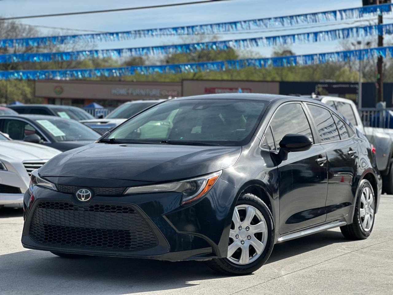 Used 2020 Toyota Corolla LE FWD image 3