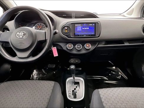 Used 2016 Toyota Yaris L image 19