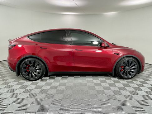 Used 2024 Tesla Model Y Performance image 7