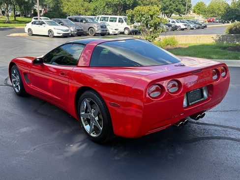 Used 1998 Chevrolet Corvette Coupe w/ Memory Pkg RWD image 9