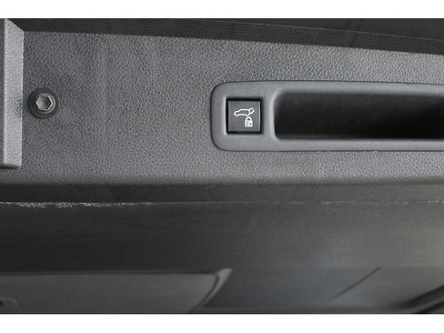 Used 2024 Toyota Sienna Platinum FWD image 27