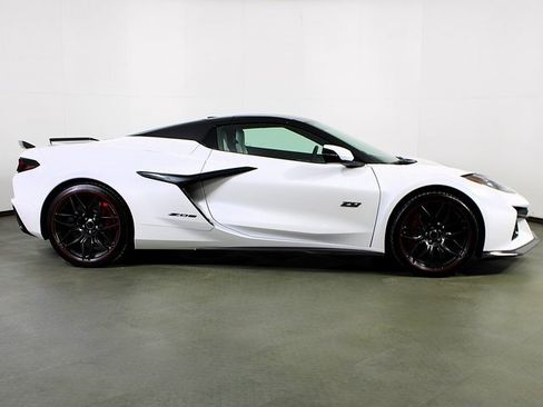 Used 2023 Chevrolet Corvette Z06 image 8