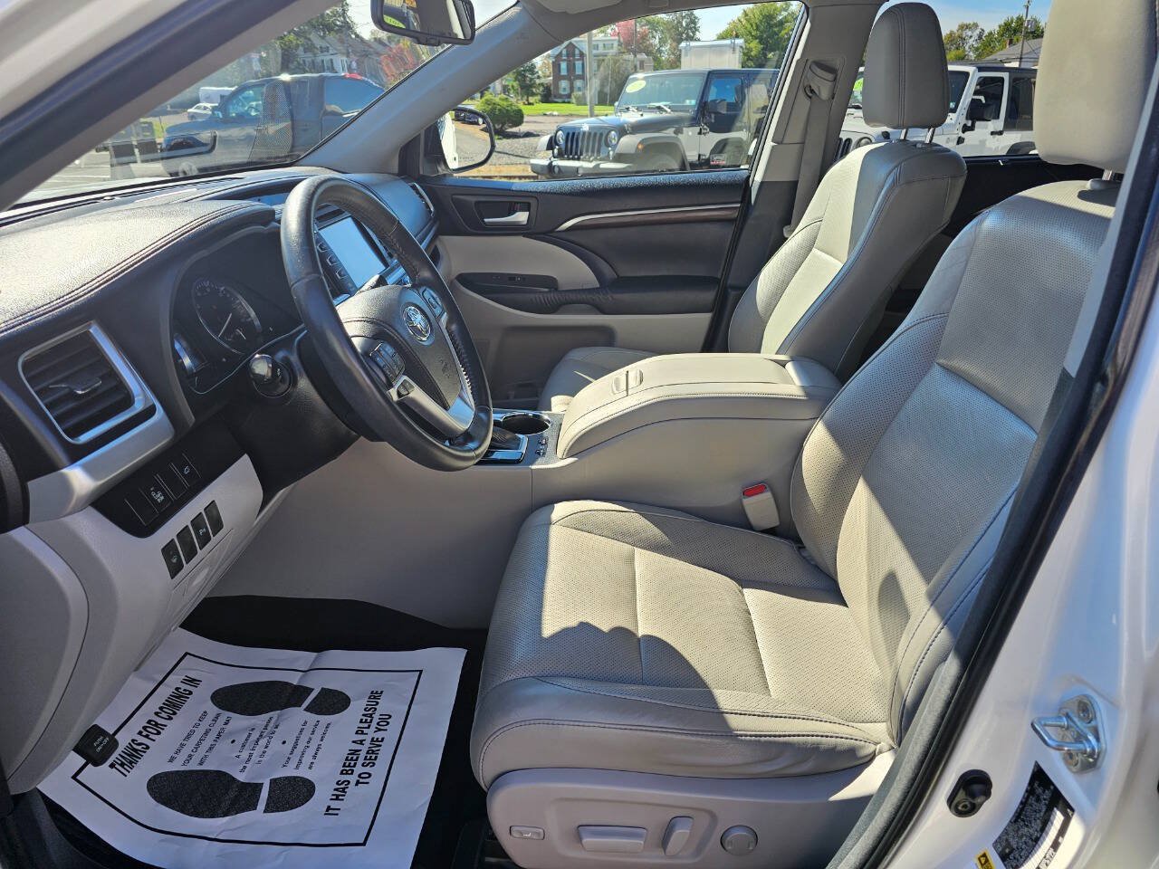 Used 2014 Toyota Highlander Limited AWD/4WD image 10