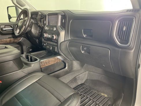 Used 2021 GMC Sierra 3500 Denali w/ Denali Ultimate Package image 34