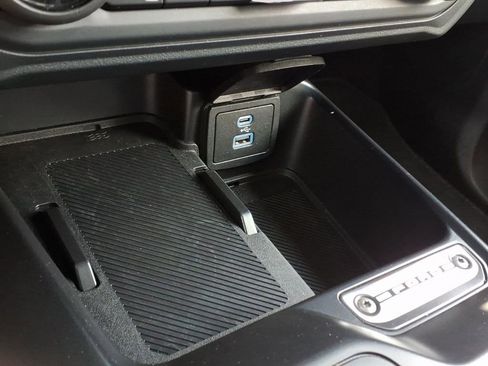 Used 2025 Ford Bronco Outer Banks AWD/4WD image 18