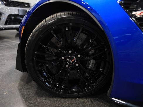 Used 2015 Chevrolet Corvette Z06 w/ 3LZ Preferred Equipment Group image 13