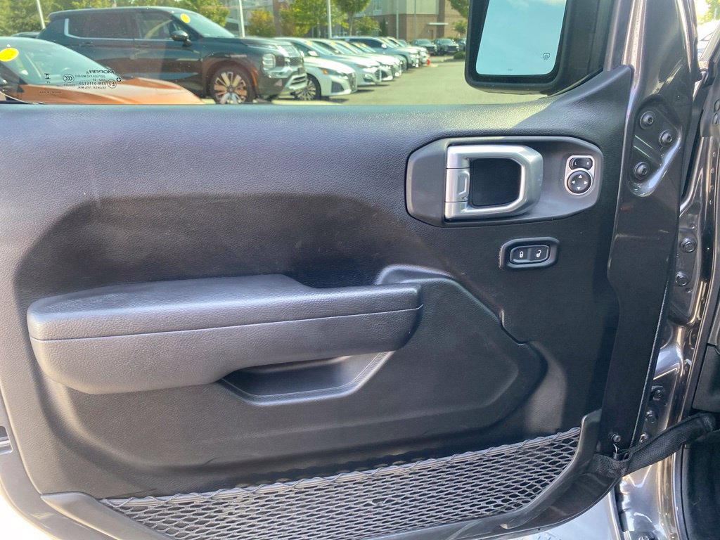 Used 2023 Jeep Gladiator Sport AWD/4WD image 17