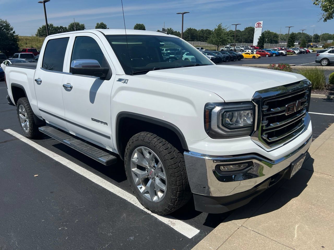 Used 2018 GMC Sierra 1500 SLT w/ SLT Premium Package AWD/4WD image 1