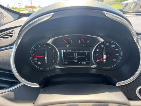 Used 2017 Chevrolet Malibu LT FWD image 19