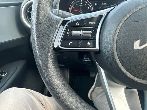 Used 2023 Kia Forte LXS FWD image 6