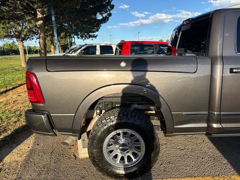 Used 2025 RAM 2500 Limited AWD/4WD image 9