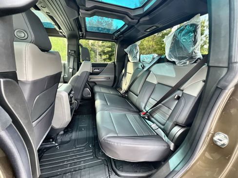 New 2025 GMC Hummer EV 3X w/ LPO, Dark Essentials Package image 59