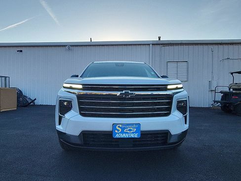 New 2026 Chevrolet Traverse LT w/ LPO, Floor Liner Package FWD image 8