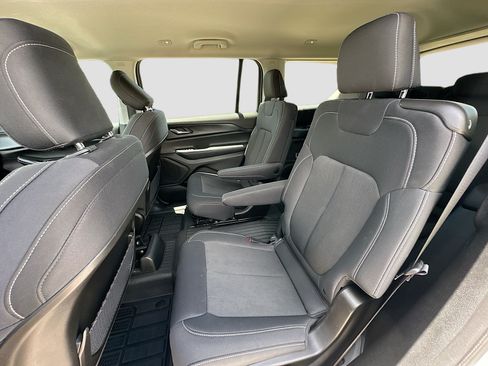 Used 2023 Jeep Grand Cherokee L Laredo RWD image 21