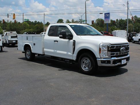 Used 2024 Ford F350 XL w/ XL Chrome Package RWD image 8