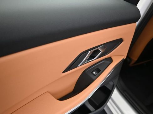 Certified 2025 BMW 330i Sedan RWD image 15