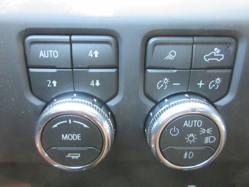 New 2026 GMC Sierra 3500 Denali Ultimate AWD/4WD image 18