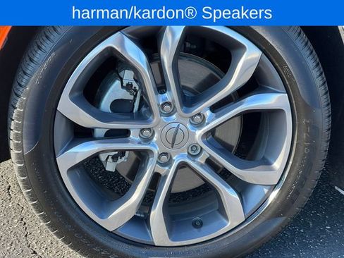 Used 2023 Chrysler Pacifica Pinnacle FWD image 10