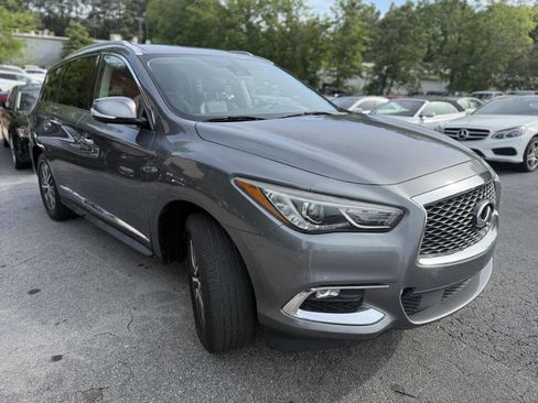 Used 2019 INFINITI QX60 Luxe w/ Essential Package FWD image 3