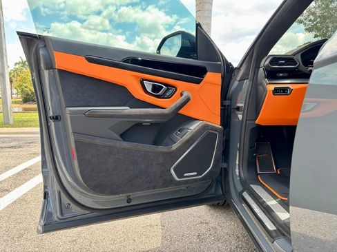 Used 2024 Lamborghini Urus S AWD/4WD image 18