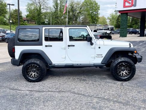 Used 2018 Jeep Wrangler Unlimited Sport S image 4