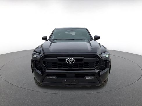 Used 2025 Toyota Tacoma SR image 3