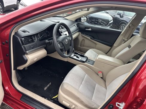 Used 2012 Toyota Camry LE image 12