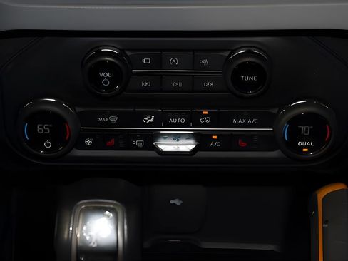 Used 2021 Ford Bronco Badlands image 42