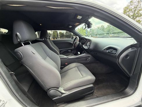 Used 2019 Dodge Challenger SXT RWD image 14