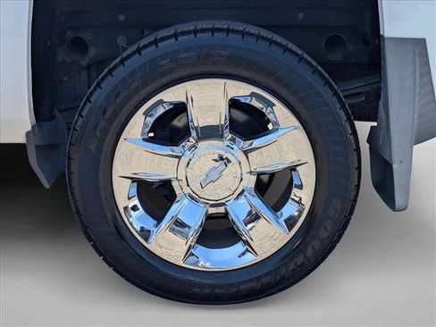 Used 2018 Chevrolet Silverado 1500 LT w/ LT Eassist Package AWD/4WD image 23