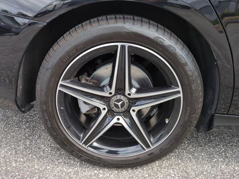 Certified 2019 Mercedes-Benz E 300 4MATIC image 11