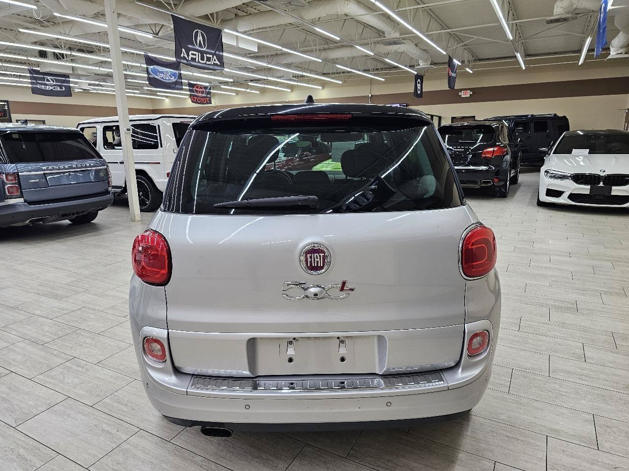Used 2017 FIAT 500L Lounge w/ Premium Package FWD image 8